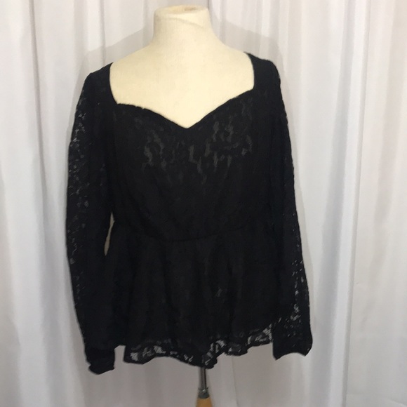 NWT Torrid Peplum Lace Puff Sleeve Top - Picture 4 of 9